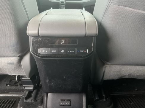 Used 2023 Toyota Highlander L image 23
