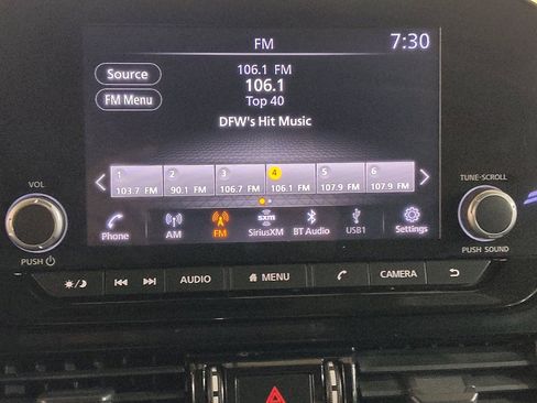 Used 2023 Nissan Pathfinder SV w/ Lighting Package (N92) FWD image 25