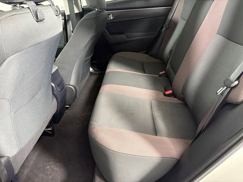 Used 2018 Toyota Corolla LE FWD image 19