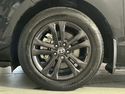 Used 2024 Toyota Sienna XSE w/ XSE Plus Package AWD/4WD image 13