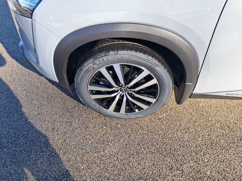 New 2025 Nissan Pathfinder Platinum w/ Lighting Package (N92) image 28