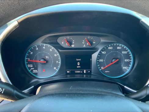 Used 2019 Chevrolet Equinox LS image 25