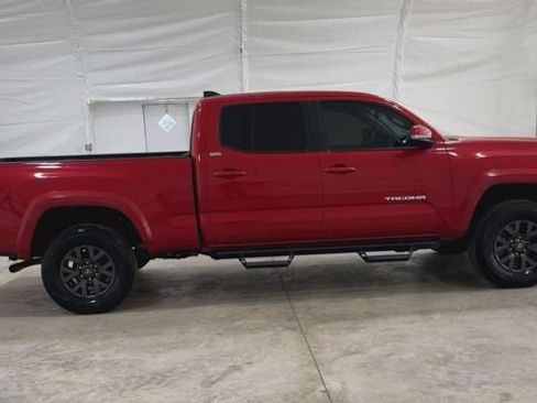 Used 2023 Toyota Tacoma SR5 w/ Technology Package AWD/4WD image 5