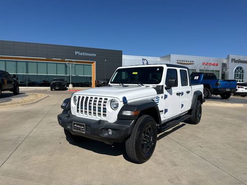 Used 2020 Jeep Gladiator Sport image 1