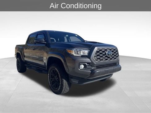 Used 2021 Toyota Tacoma TRD Sport image 3