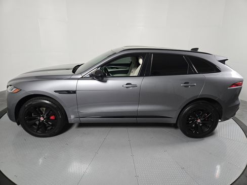 Used 2023 Jaguar F-PACE R-Dynamic S image 32