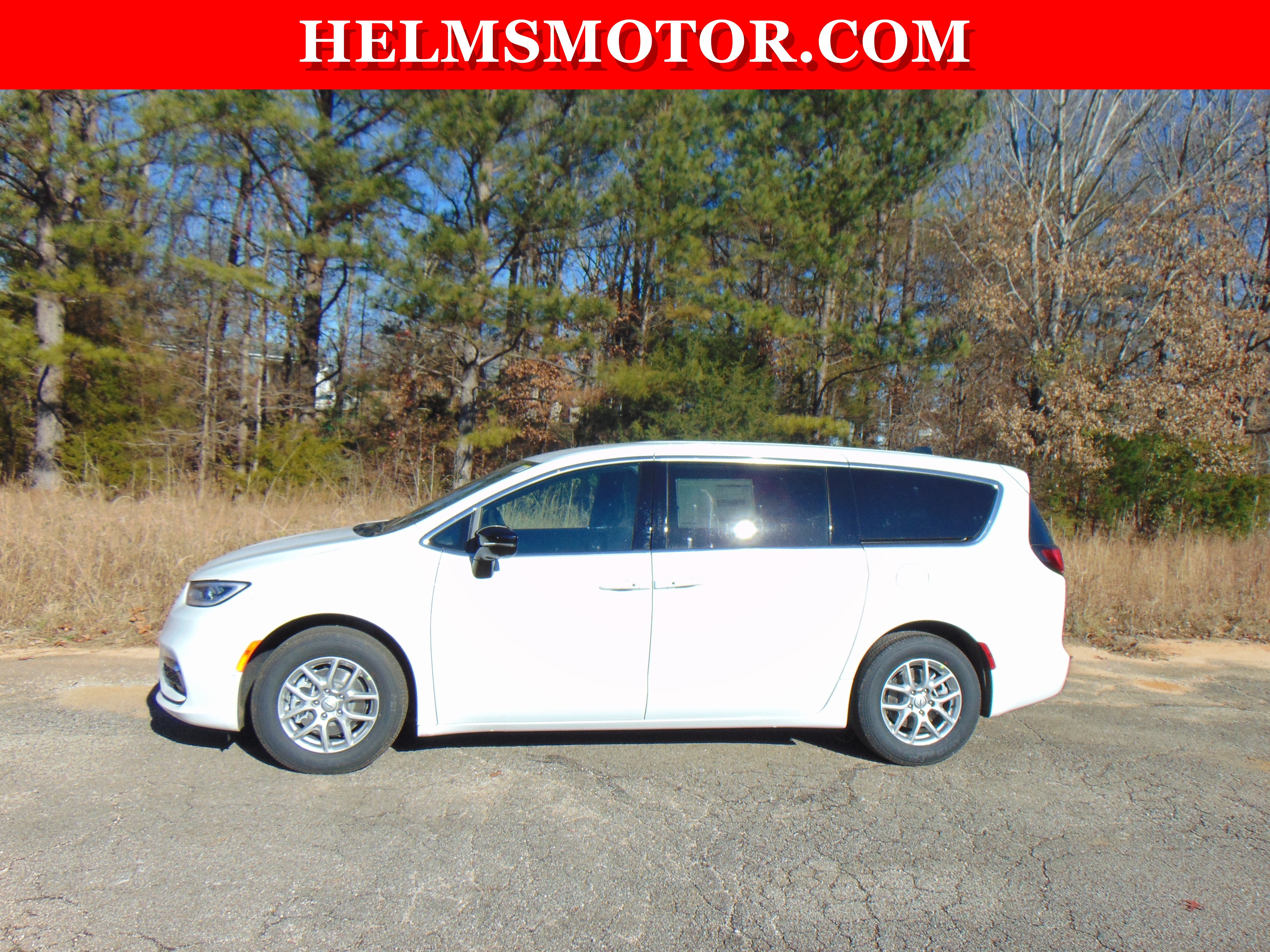 New 2026 Chrysler Pacifica Select FWD image 2