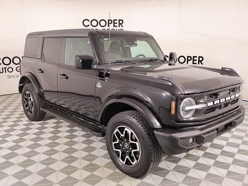 Used 2023 Ford Bronco Outer Banks image 1