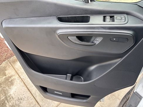 Used 2024 Mercedes-Benz Sprinter 2500 image 34