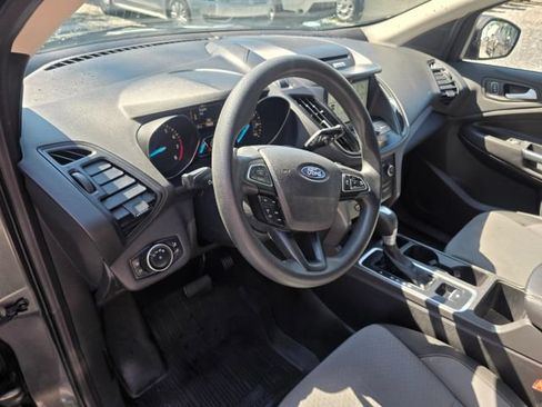 Used 2017 Ford Escape SE w/ Equipment Group 201A FWD image 13