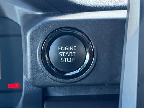 Certified 2025 Toyota Tacoma SR5 image 23