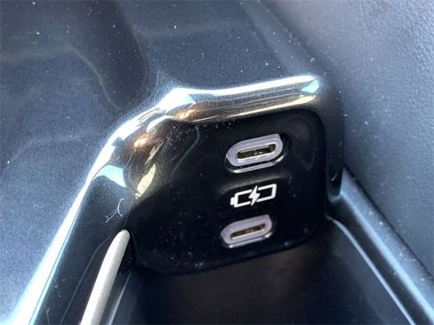 Used 2025 Toyota Crown Signia XLE image 27