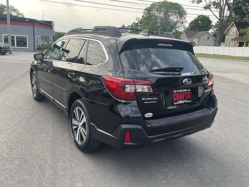 Used 2019 Subaru Outback 2.5i Limited AWD/4WD image 3