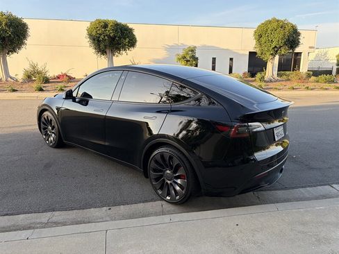 Used 2021 Tesla Model Y Performance AWD/4WD image 10