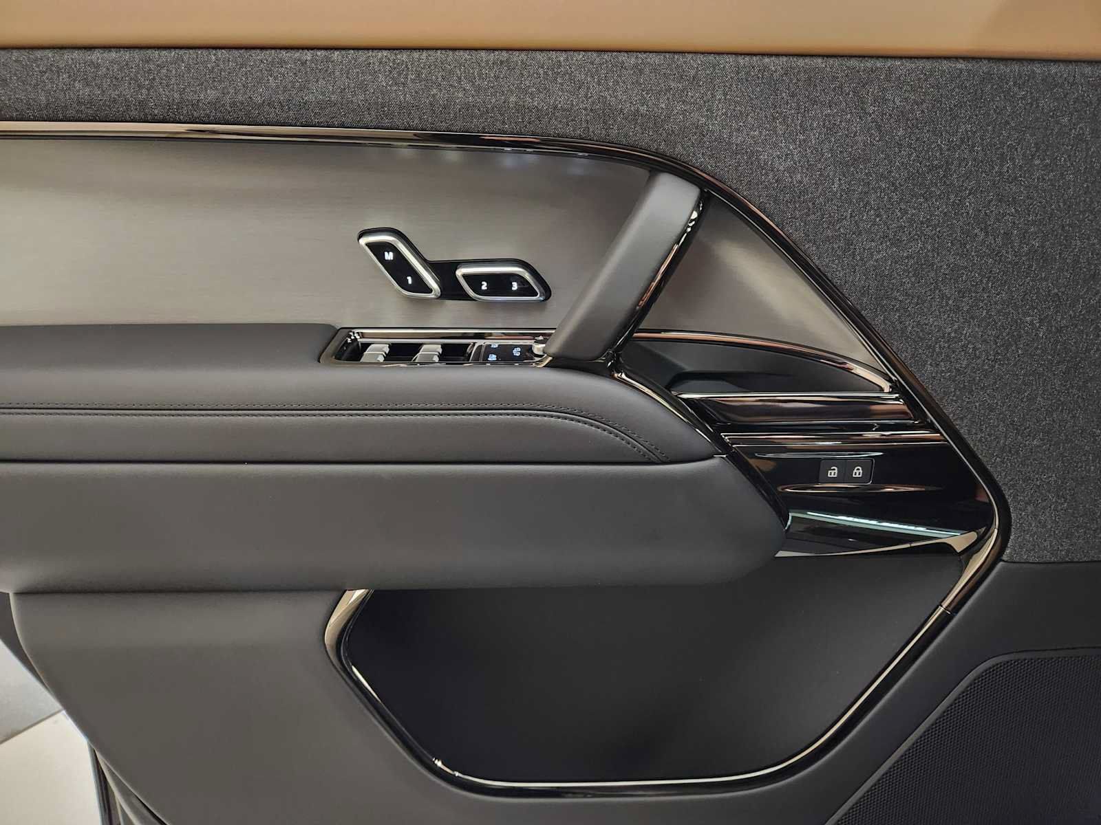New 2026 Land Rover Range Rover Sport Dynamic SE AWD/4WD image 23