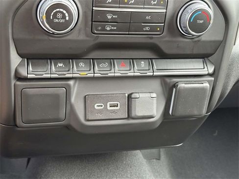 Used 2024 Chevrolet Silverado 1500 Custom image 12