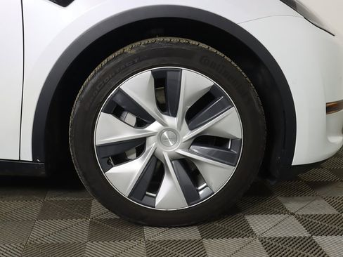 Used 2021 Tesla Model Y Long Range image 23