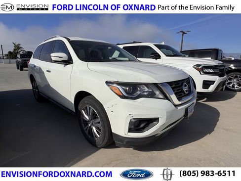 Used 2020 Nissan Pathfinder SL image 1