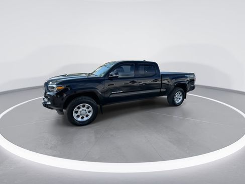 Used 2023 Toyota Tacoma TRD Sport w/ Technology Package AWD/4WD image 4