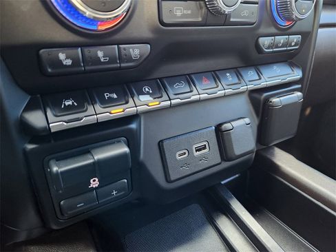 Used 2021 GMC Sierra 1500 SLT w/ SLT Premium Plus Package image 22