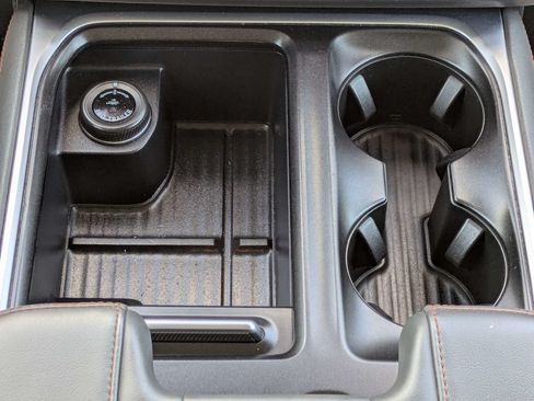 Used 2025 Ford Expedition Active RWD image 23