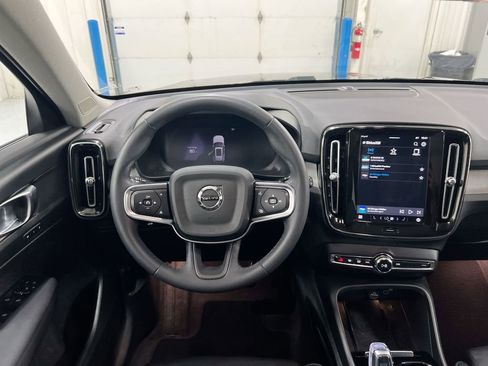 Used 2024 Volvo XC40 B5 Plus AWD/4WD image 11