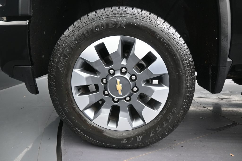 Used 2022 Chevrolet Silverado 2500 Custom w/ Custom Convenience Package AWD/4WD image 10