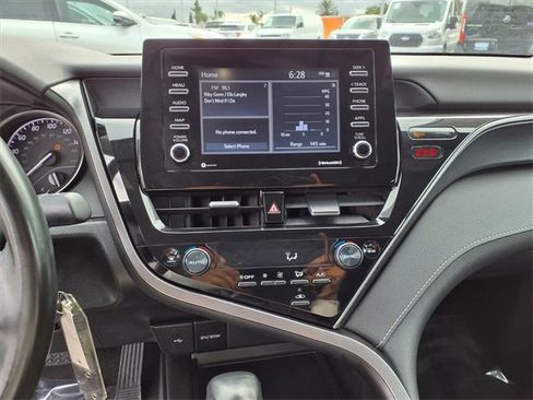 Used 2023 Toyota Camry SE image 18