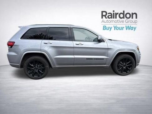 Used 2019 Jeep Grand Cherokee Altitude AWD/4WD image 8