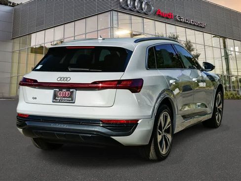 Used 2024 Audi Q8 e-tron Premium Plus w/ Premium Plus Package AWD/4WD image 4