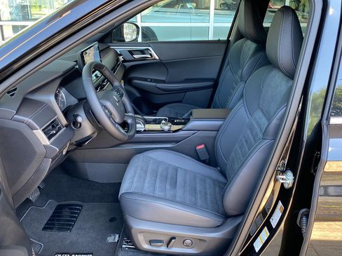 New 2026 Mitsubishi Outlander LE AWD/4WD image 14