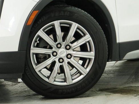 Used 2020 Cadillac XT4 Premium Luxury FWD image 3