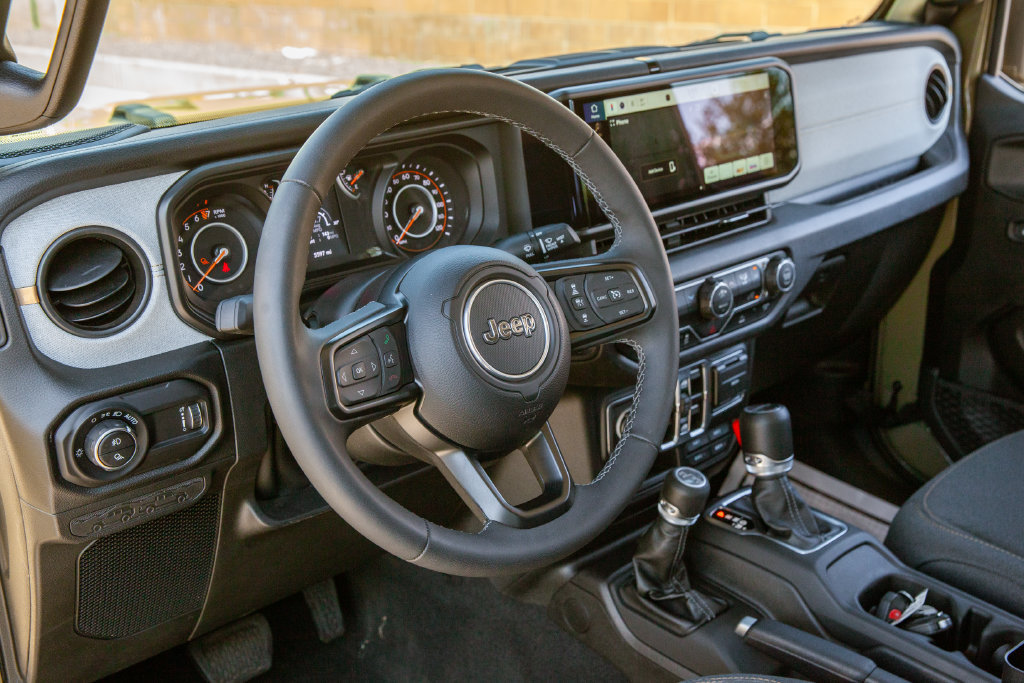 Used 2025 Jeep Gladiator Sport AWD/4WD image 10