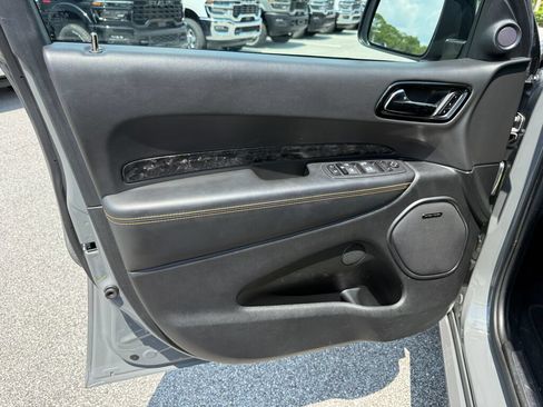 Used 2023 Dodge Durango R/T w/ Hemi Orange Plus Package AWD/4WD image 18