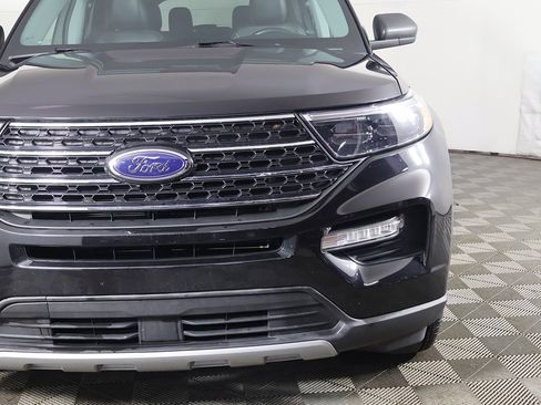 Used 2020 Ford Explorer XLT w/ Equipment Group 202A image 14