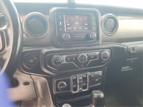 Used 2020 Jeep Gladiator Sport w/ Quick Order Package 24S AWD/4WD image 7