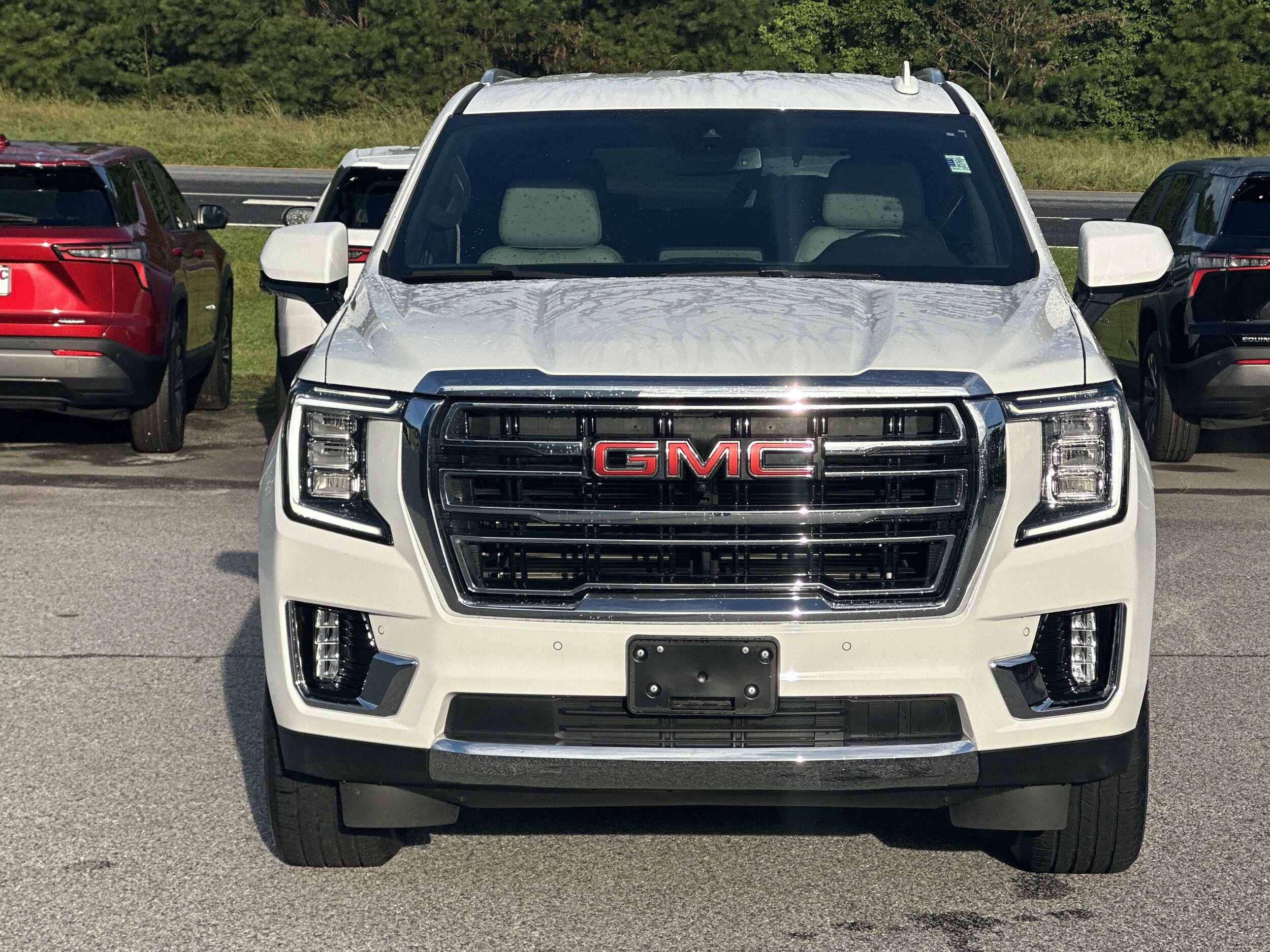 Used 2024 GMC Yukon SLT w/ SLT Luxury Package AWD/4WD image 42