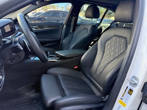 Used 2021 BMW 540i w/ M Sport Package image 25