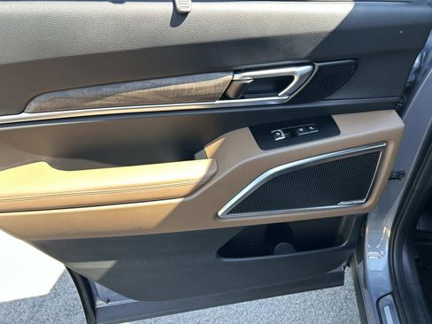 Used 2022 Kia Telluride SX w/ SX Prestige Package AWD/4WD image 24