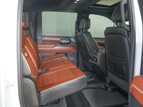 Used 2025 GMC Sierra 2500 Denali Ultimate AWD/4WD image 10