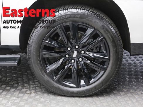 Used 2022 Cadillac Escalade ESV Sport w/ Touring Package image 8