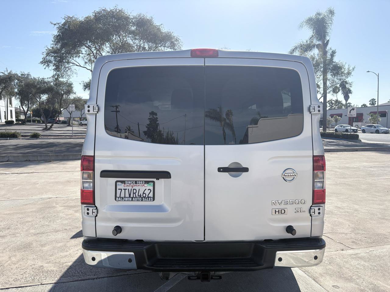 Used 2015 Nissan NV 3500 SL w/ Technology Package RWD image 11