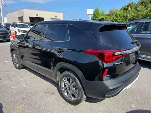 Used 2022 Kia Seltos LX AWD/4WD image 3