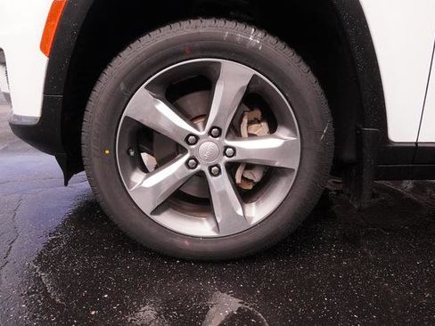 Used 2021 Jeep Grand Cherokee L Limited RWD image 38