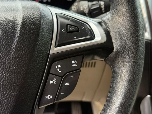 Used 2020 Ford Edge Titanium FWD image 39