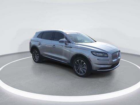 Used 2023 Lincoln Nautilus Reserve AWD/4WD image 2