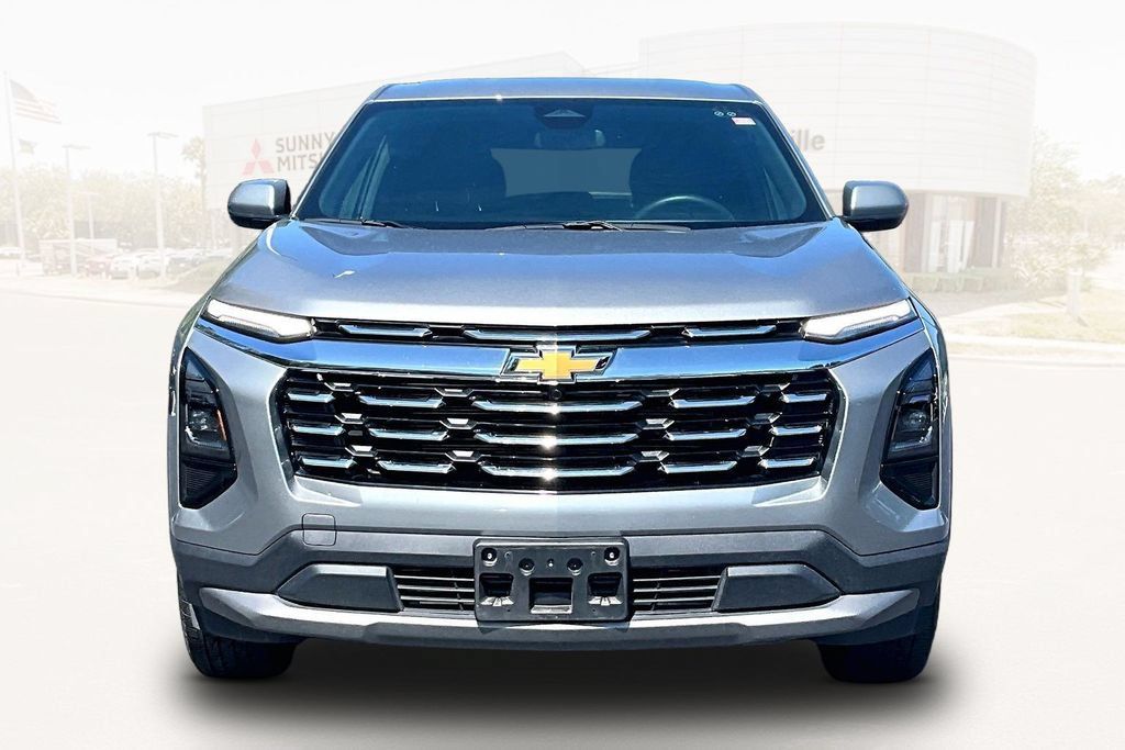 Used 2025 Chevrolet Equinox LT FWD image 2