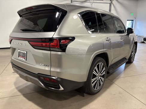 Used 2024 Lexus LX 600 4WD w/ Luxury Package image 3
