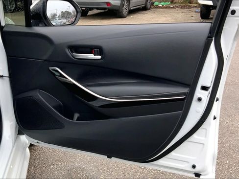 Used 2023 Toyota Corolla XLE image 22