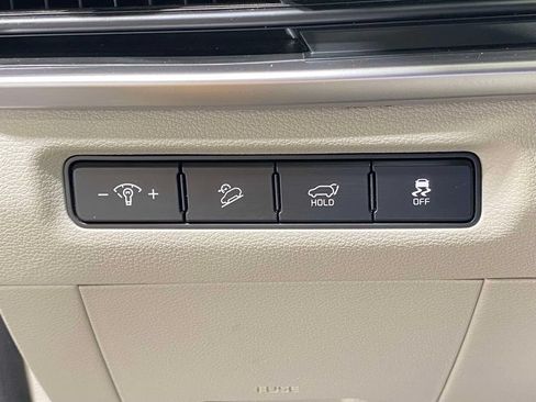 Used 2024 Kia Telluride EX w/ EX Captain's Chair Package AWD/4WD image 23